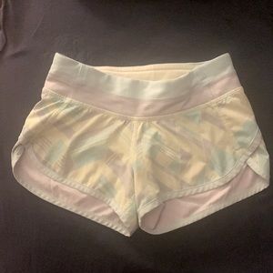 Ivivva size 6 lined shorts in green, yellow, gray pattern